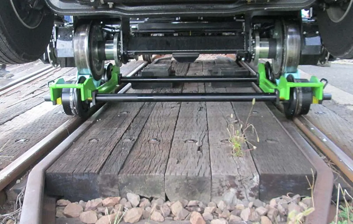 保守用車用搬送台車