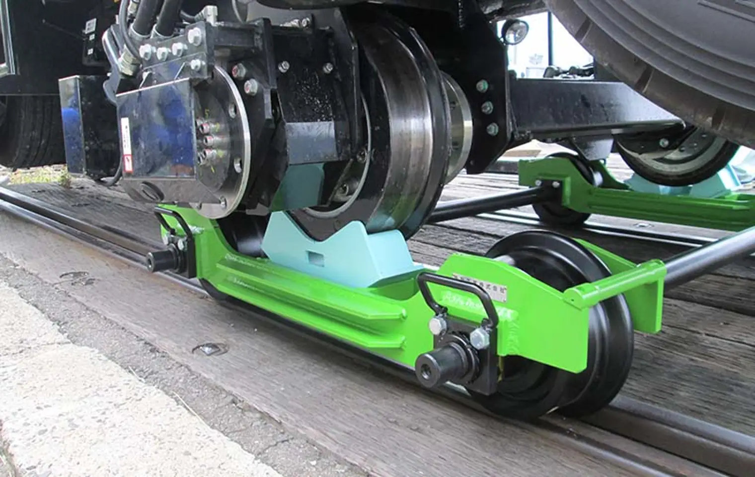 保守用車用搬送台車