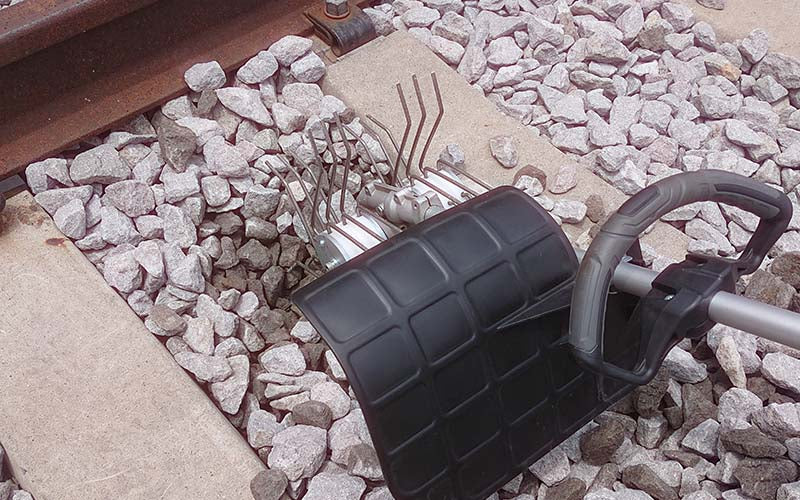 パワースパイダー （電動式砕石整理器具）
